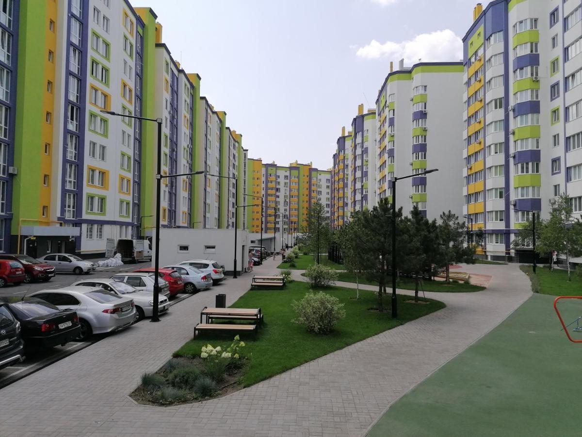 094 Жк Щасливий Нова Та Сучасна Квартира Kijev Kültér fotó